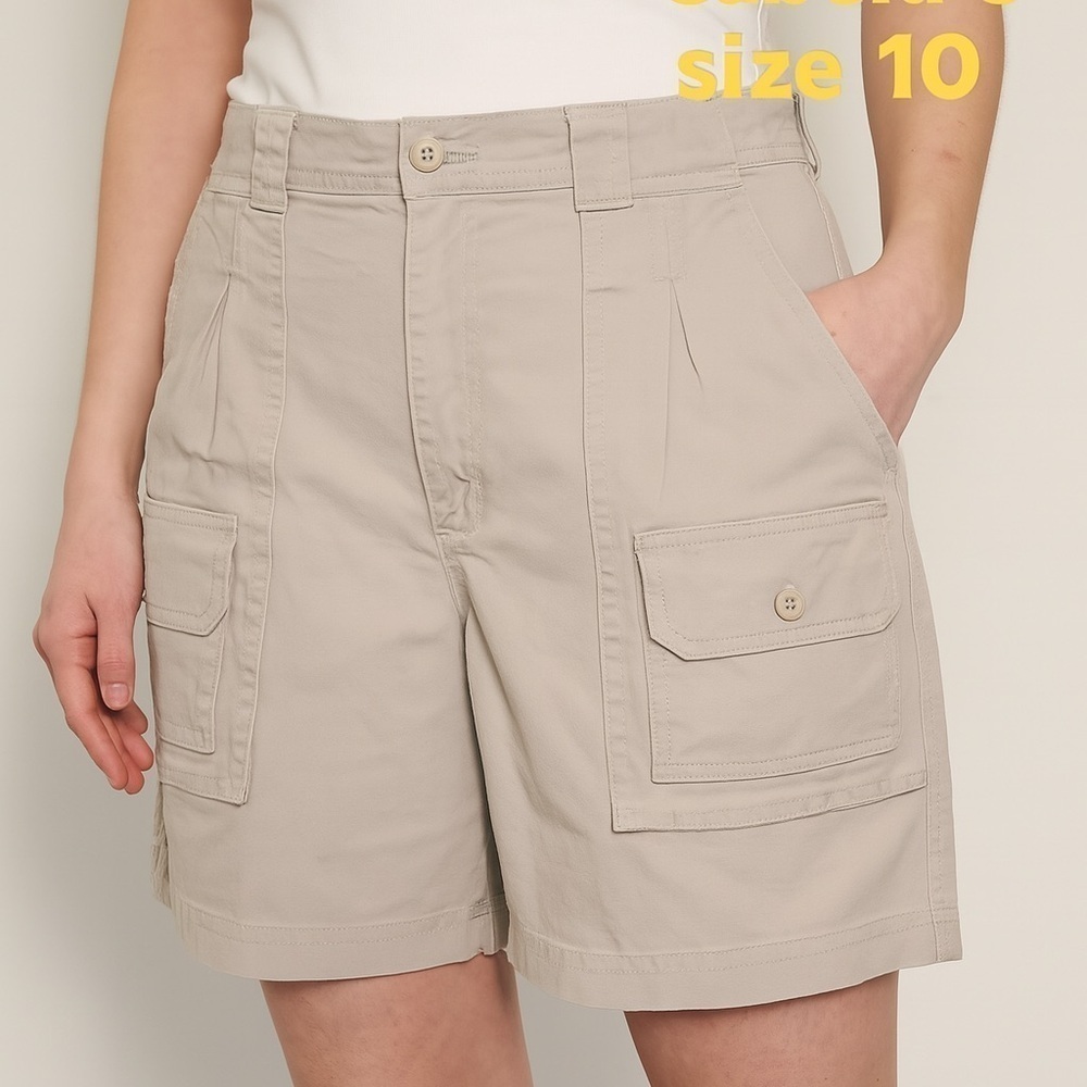 EUC CABELAS Women Khaki Cargo Shorts Size 10 (F2)